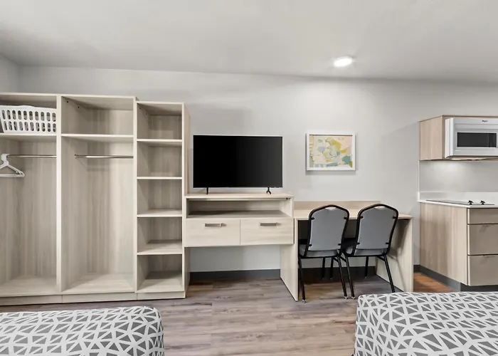 Woodspring Medical Center 2*